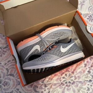Nike Women's Athletic Shoes in Gray and Peach